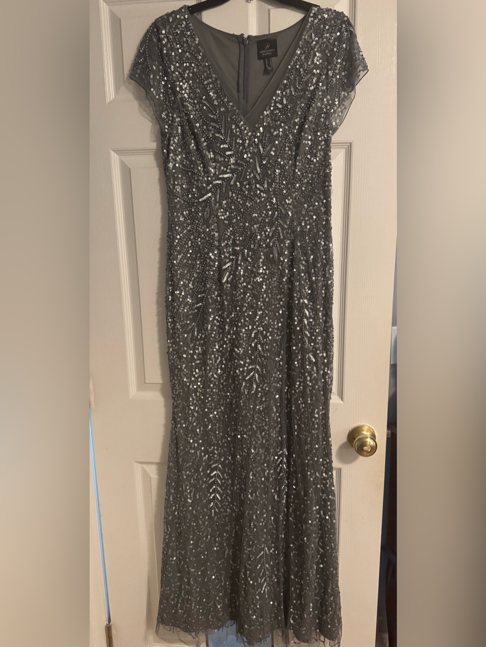 Adrianna Papell Silver Sequin V-Neck formal size 10 Gown